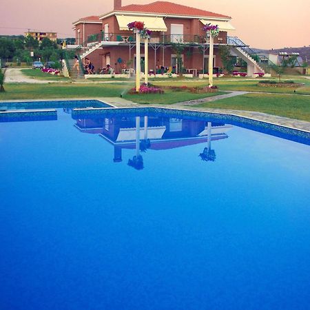 Kiki'S Place Нікіті Екстер'єр фото