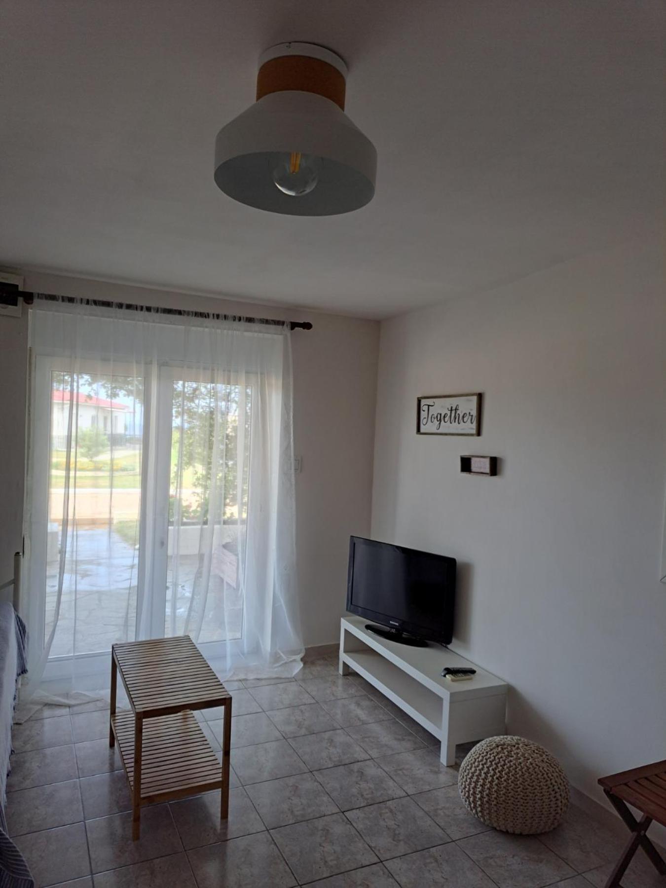 Kiki'S Place Нікіті Екстер'єр фото